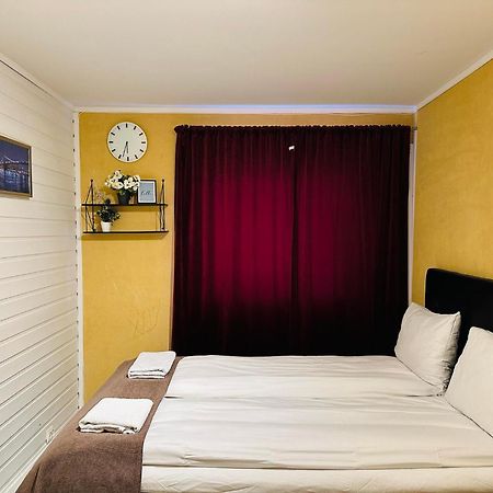 Miracle Tromso, Cozy Double Bed Private Room In A Shared Apartment With Stunning Tromso Views Экстерьер фото