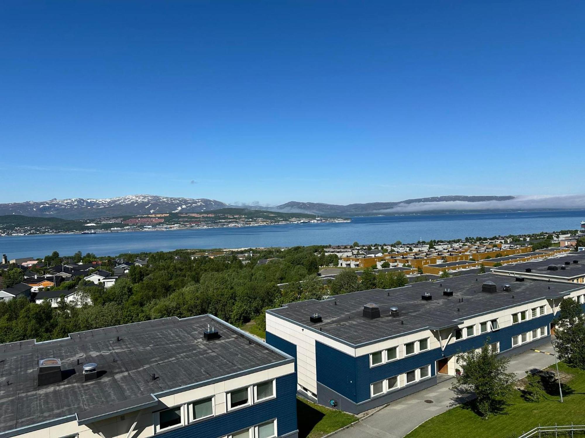 Miracle Tromso, Cozy Double Bed Private Room In A Shared Apartment With Stunning Tromso Views Экстерьер фото