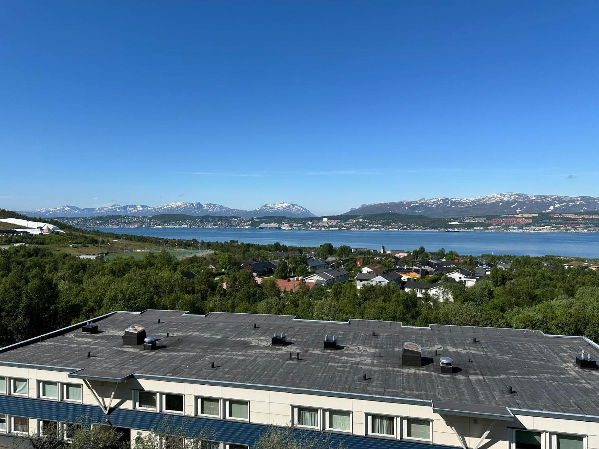Miracle Tromso, Cozy Double Bed Private Room In A Shared Apartment With Stunning Tromso Views Экстерьер фото